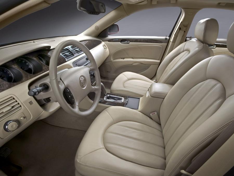  Buick Lucerne CXS 2005 года  (фото 4 из 16)